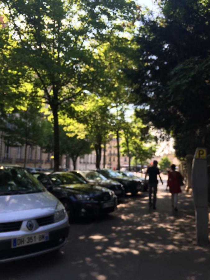 Le Jardin Darcy Liberte Hyper Centre Gare-Ville Parking Public Payant Dans La Rue Dijon Luaran gambar